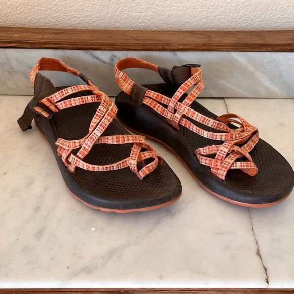 Chaco ZX2 Yampa Strappy Sport Outdoor Sandals w/ Toe Loop - women’s size… - Picture 2 of 6
